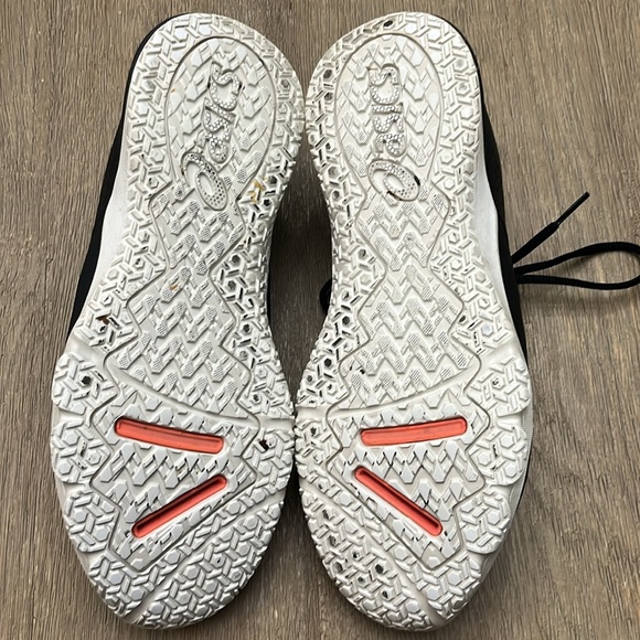 ASICS training shoes - Picture 10 of 12